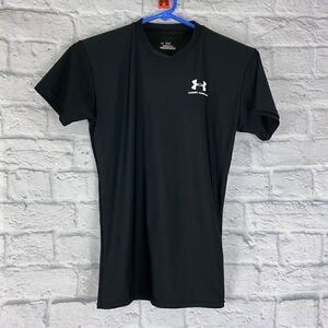 Under armour short sleeve heat gear dri fit shirt black sz med boys